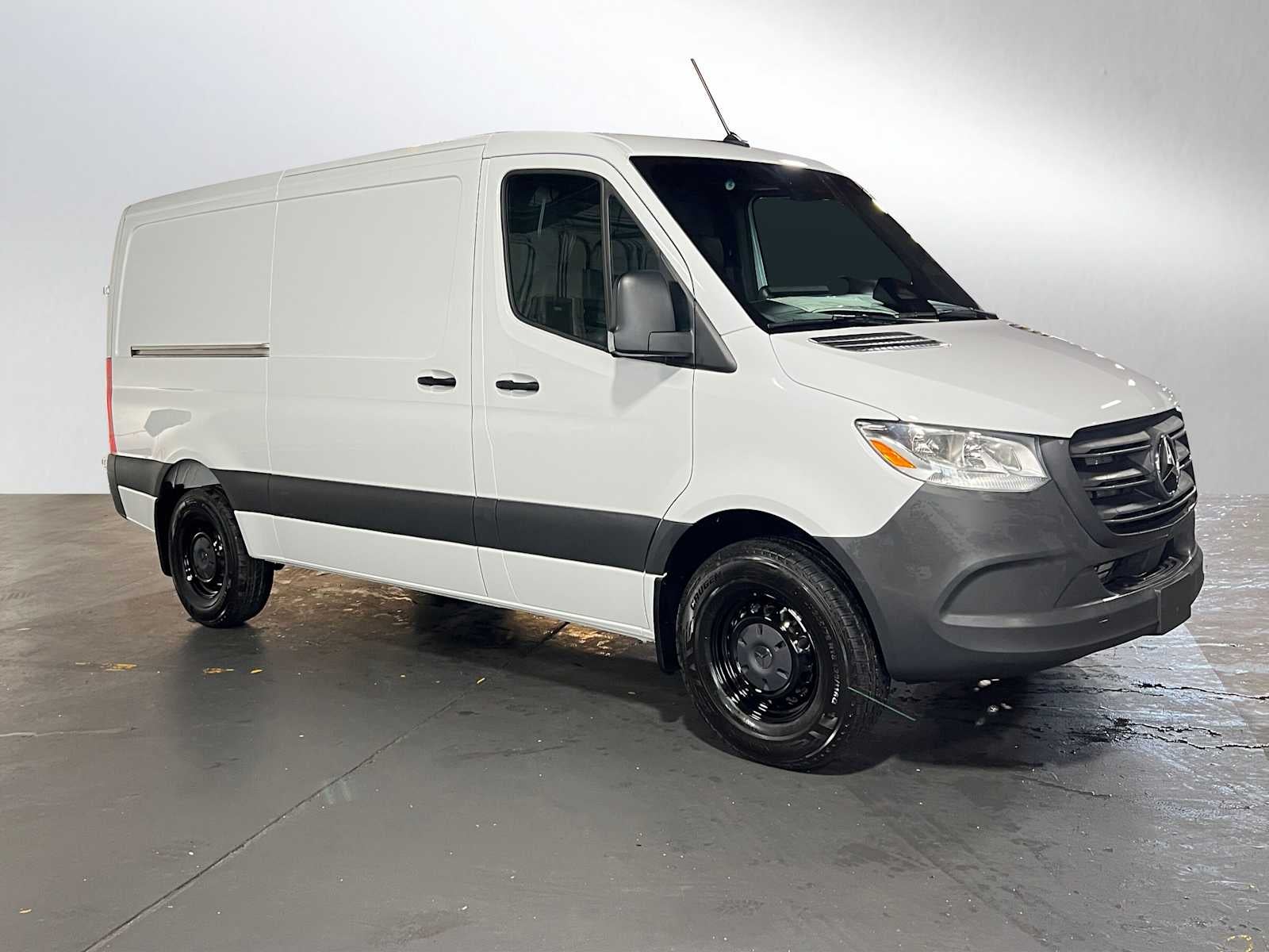 2025 Mercedes-Benz Sprinter Cargo Van 2500 Standard Roof I4 Diesel HO 144" RWD