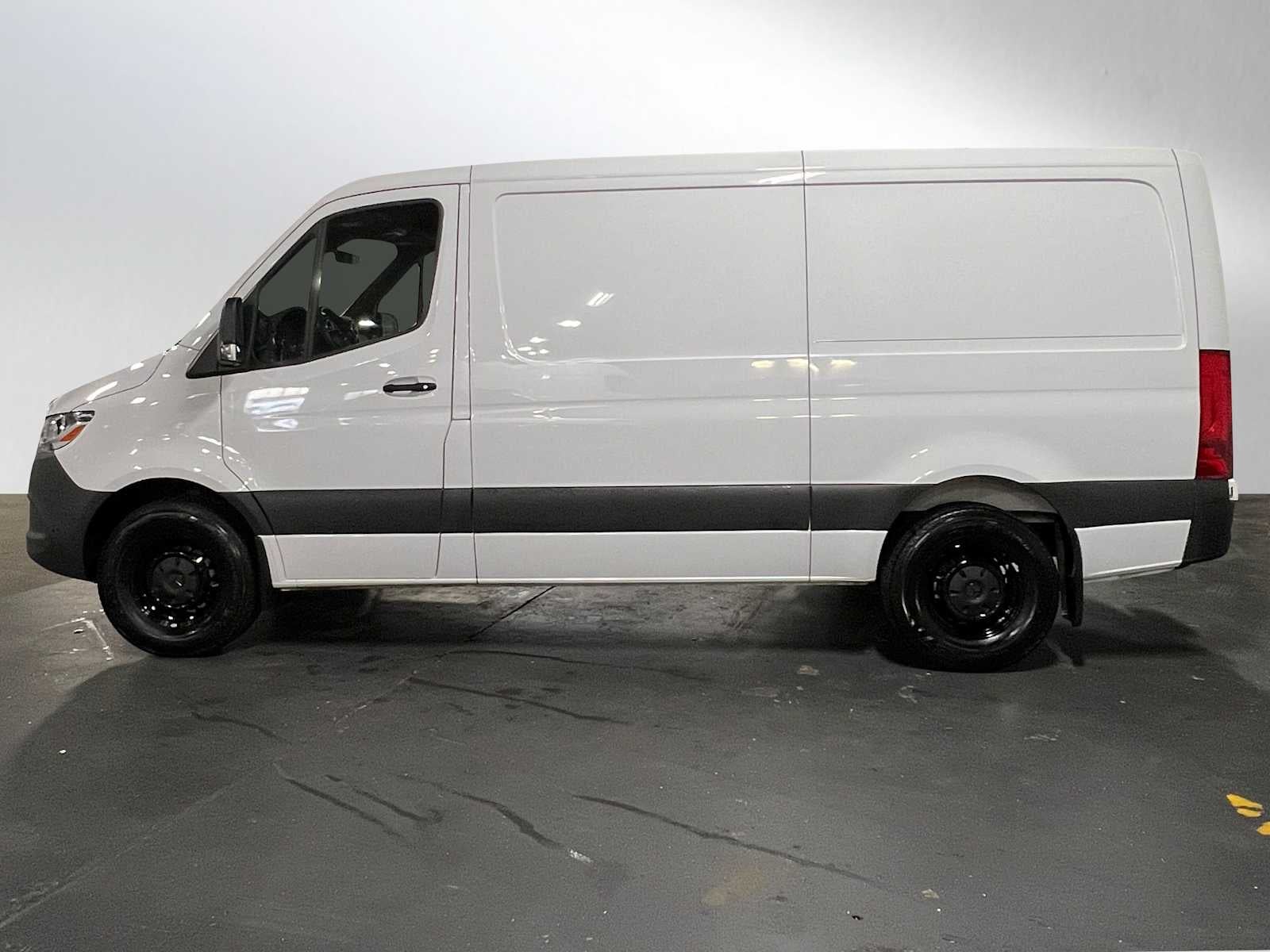 2025 Mercedes-Benz Sprinter Cargo Van 2500 Standard Roof I4 Diesel HO 144" RWD