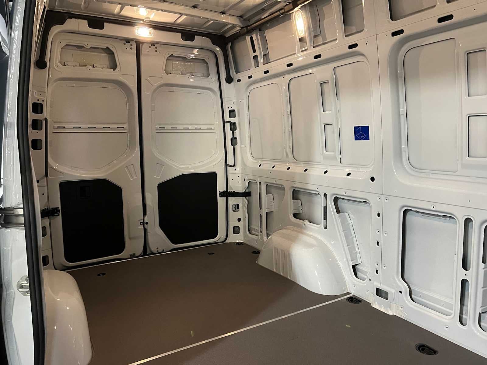 2025 Mercedes-Benz Sprinter Cargo Van 2500 Standard Roof I4 Diesel HO 144" RWD