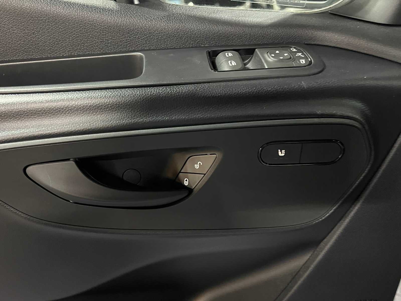 2025 Mercedes-Benz Sprinter Cargo Van 2500 Standard Roof I4 Diesel HO 144" RWD