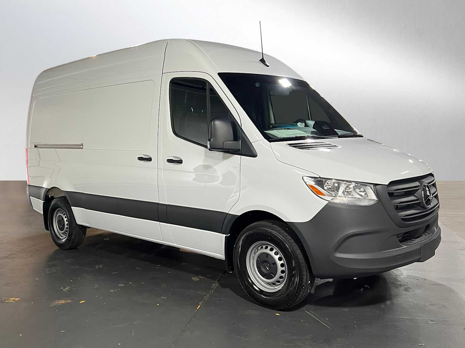 2025 Mercedes-Benz Sprinter Cargo Van 2500 Standard Roof I4 Diesel HO 144" RWD