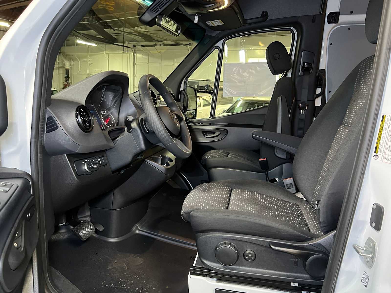 2025 Mercedes-Benz Sprinter Cargo Van 2500 Standard Roof I4 Diesel HO 144" AWD