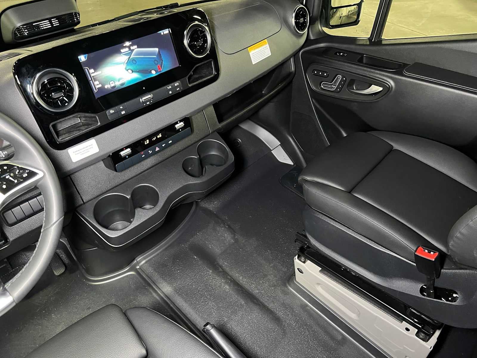 2026 Mercedes-Benz Sprinter 2500 Standard Roof I4 Diesel HO 144 AWD
