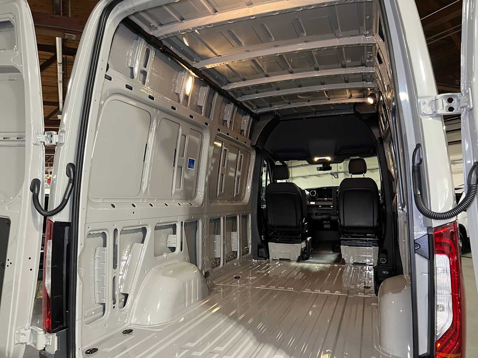 2027 Mercedes-Benz Sprinter Cargo 2500 Standard Roof I4 Diesel HO 144 AWD