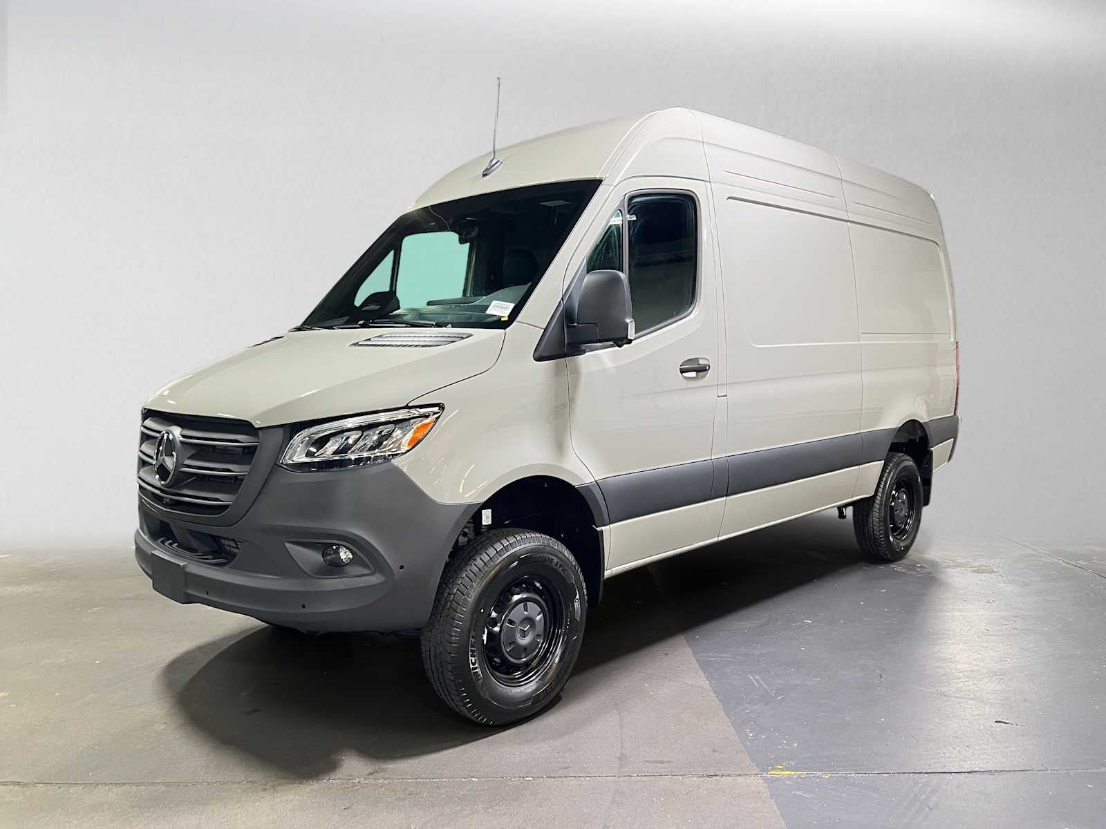 2027 Mercedes-Benz Sprinter Cargo 2500 Standard Roof I4 Diesel HO 144 AWD