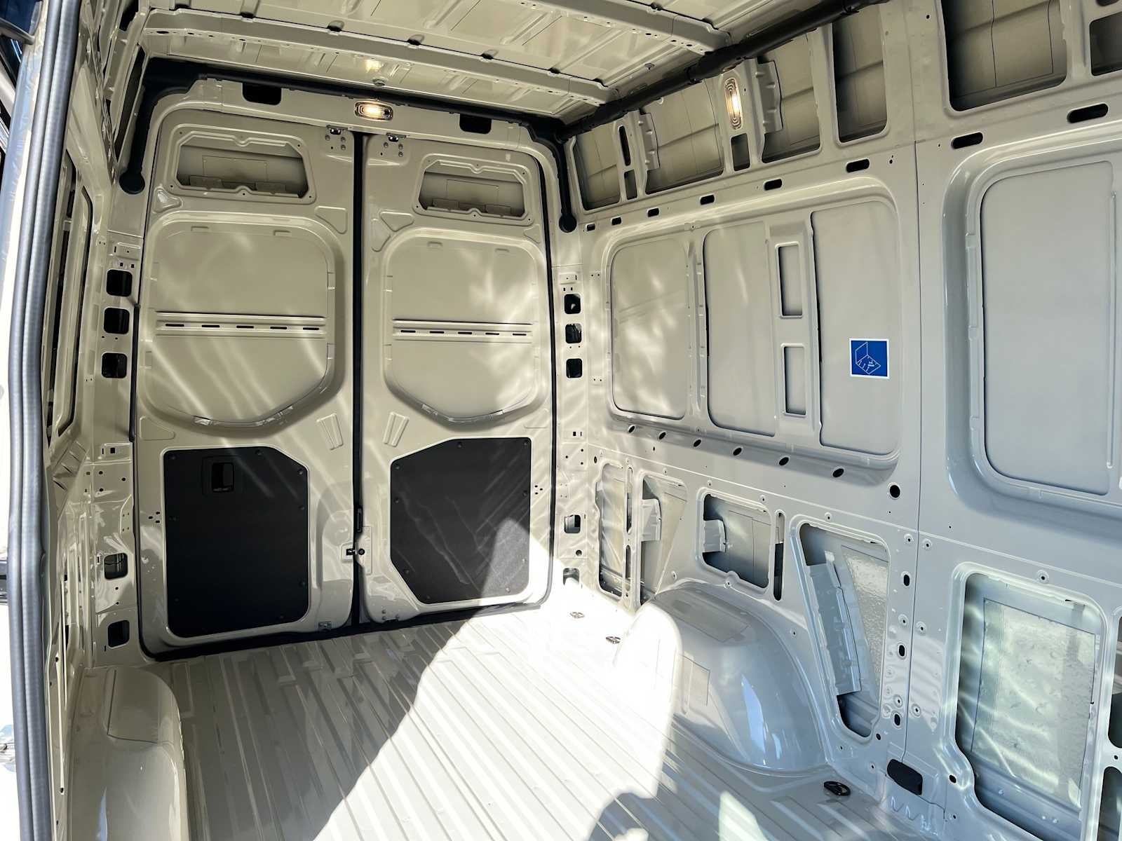 2027 Mercedes-Benz Sprinter Cargo 2500 Standard Roof I4 Diesel HO 144 AWD