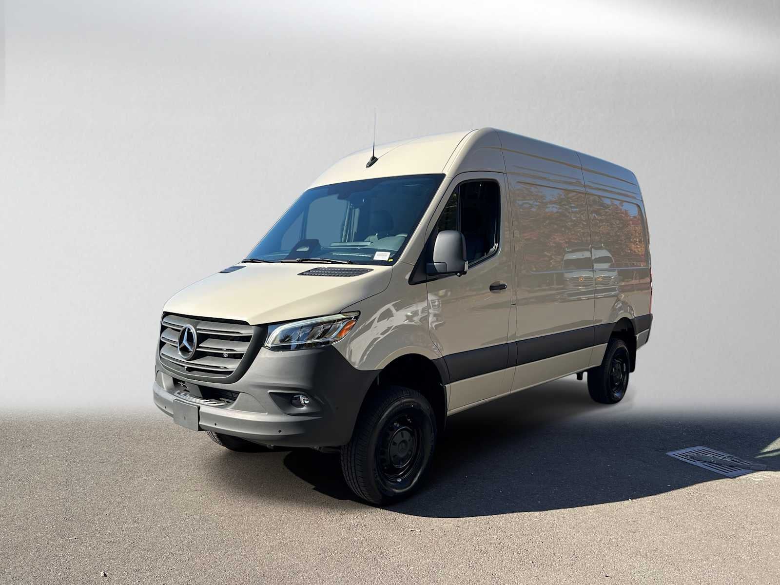 2027 Mercedes-Benz Sprinter Cargo 2500 Standard Roof I4 Diesel HO 144 AWD