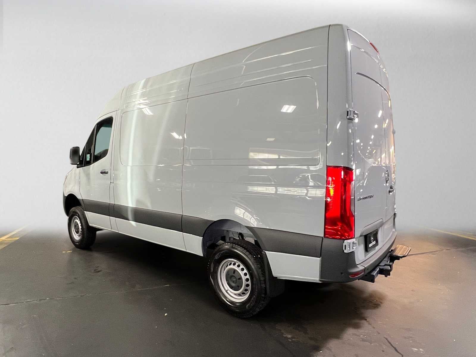 2026 Mercedes-Benz Sprinter Cargo 2500 Standard Roof I4 Diesel HO 144 AWD