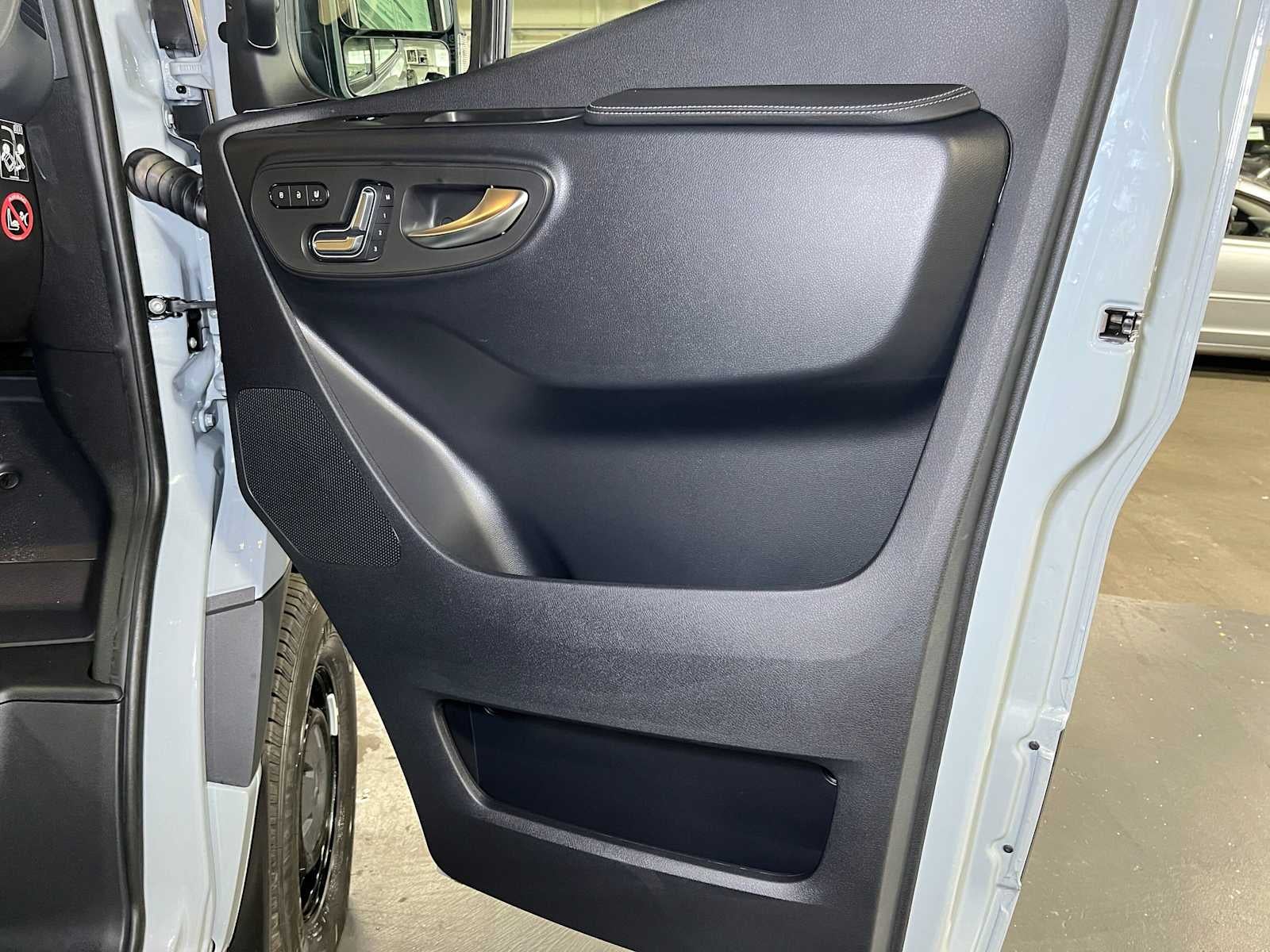 2027 Mercedes-Benz Sprinter Cargo 2500 Standard Roof I4 Diesel HO 144 AWD