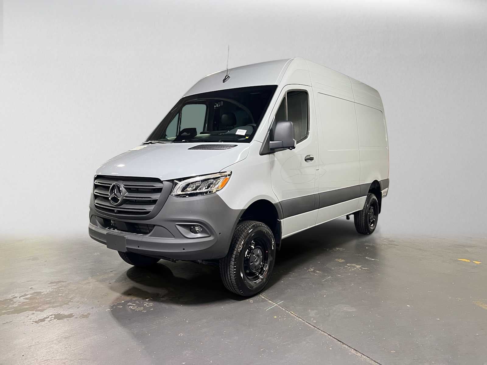 2027 Mercedes-Benz Sprinter Cargo 2500 Standard Roof I4 Diesel HO 144 AWD