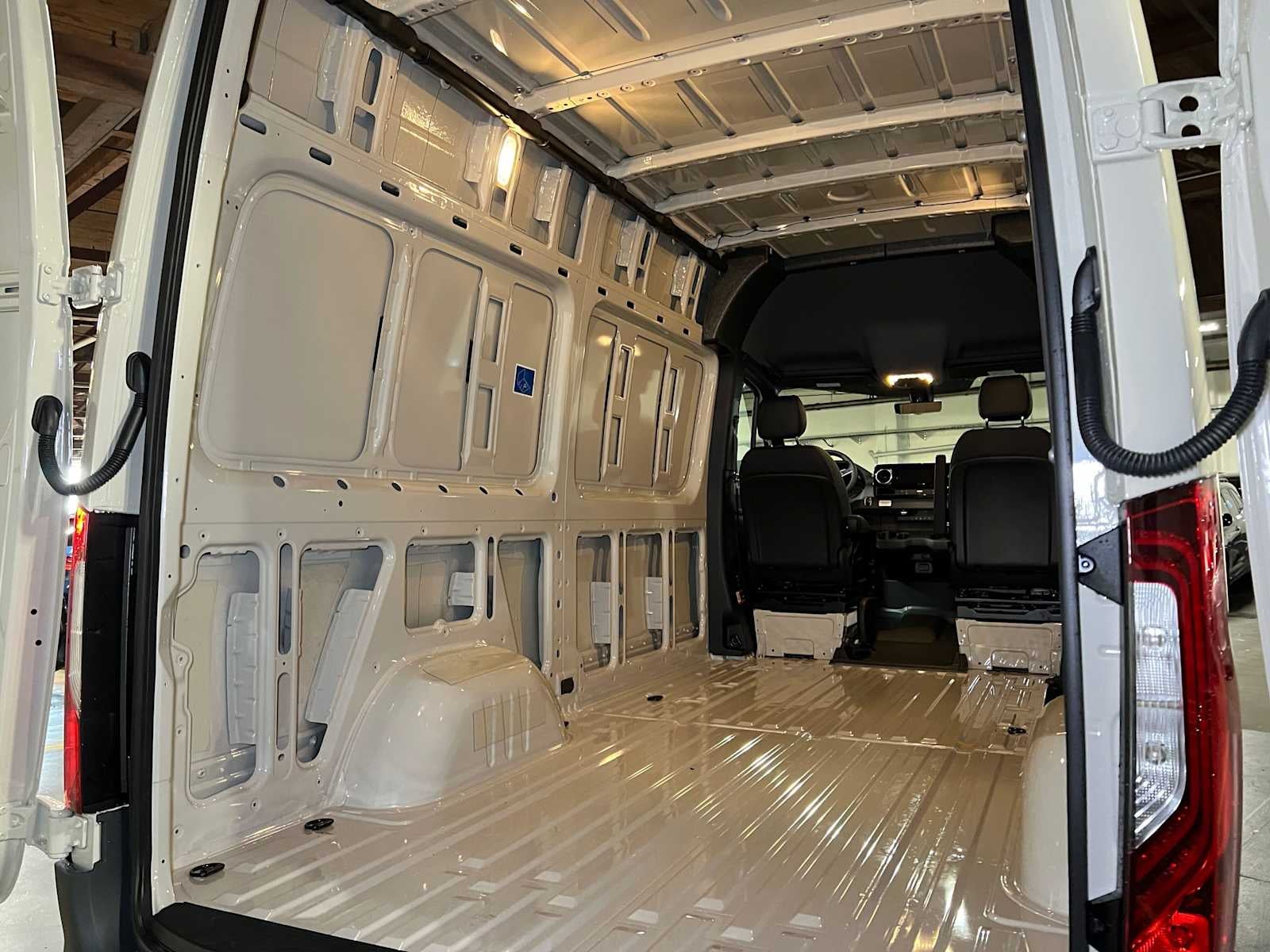 2027 Mercedes-Benz Sprinter Cargo 2500 Standard Roof I4 Diesel HO 144 AWD