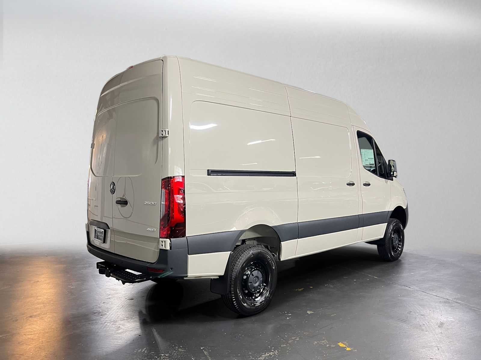 2027 Mercedes-Benz Sprinter Cargo 2500 Standard Roof I4 Diesel HO 144 AWD