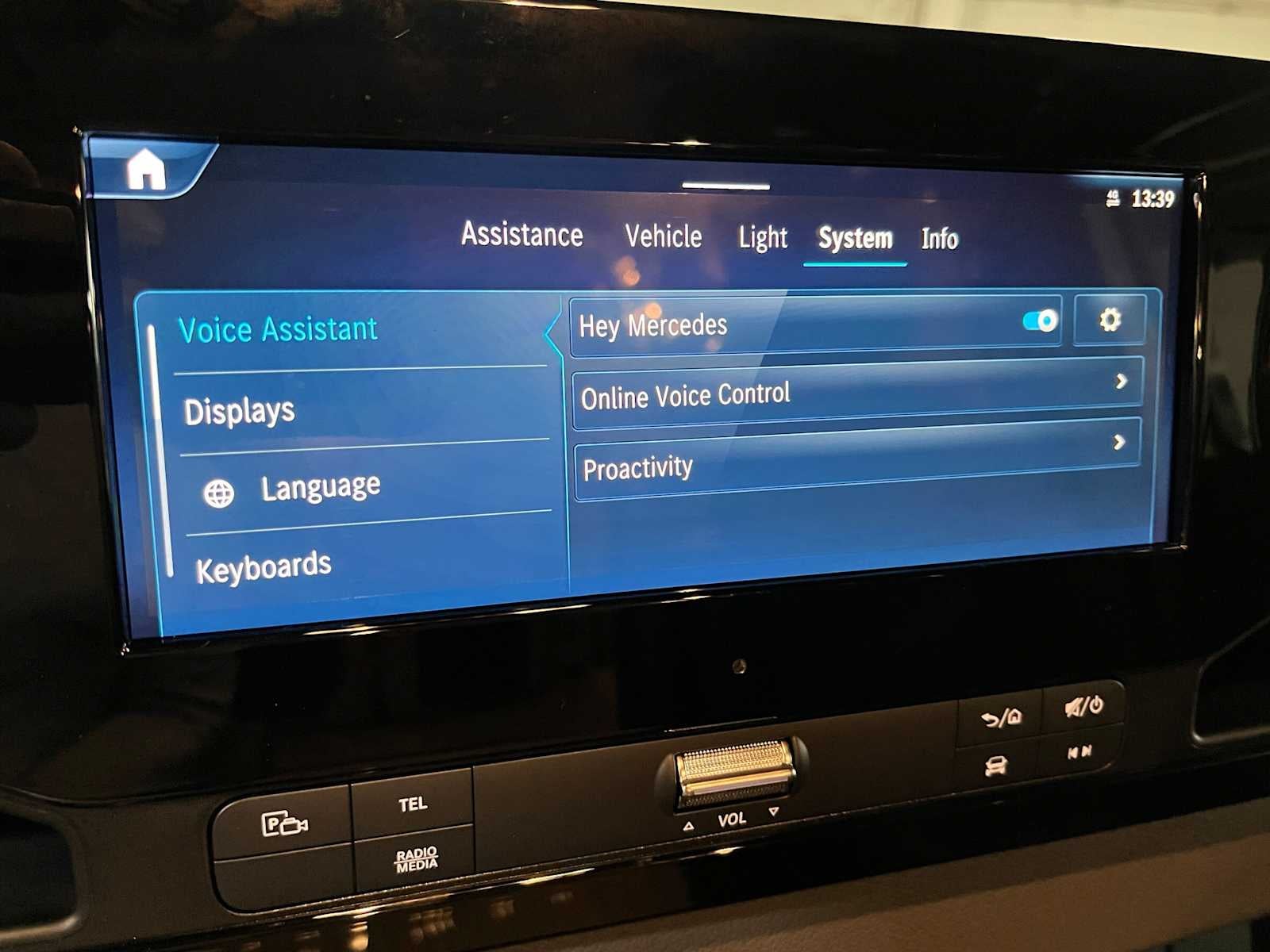 2027 Mercedes-Benz Sprinter Cargo 2500 Standard Roof I4 Diesel HO 144 AWD