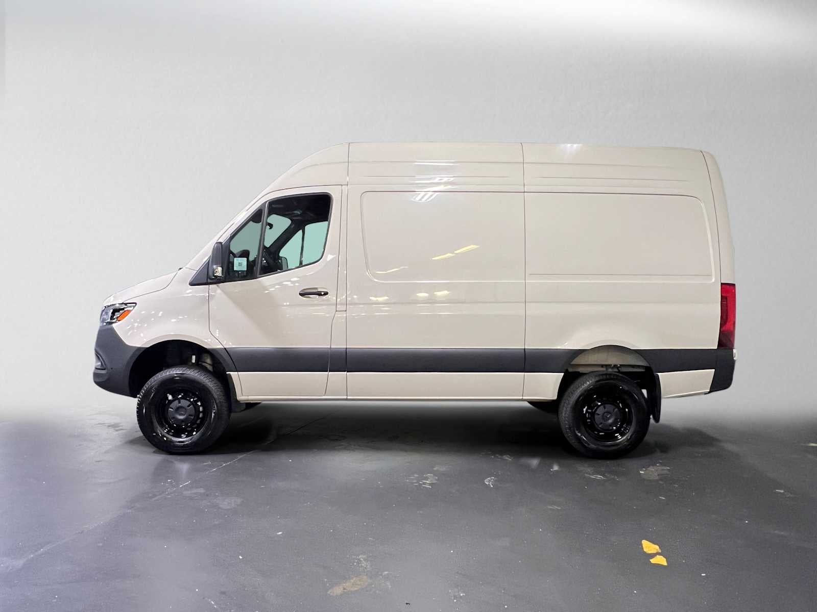 2027 Mercedes-Benz Sprinter Cargo 2500 Standard Roof I4 Diesel HO 144 AWD