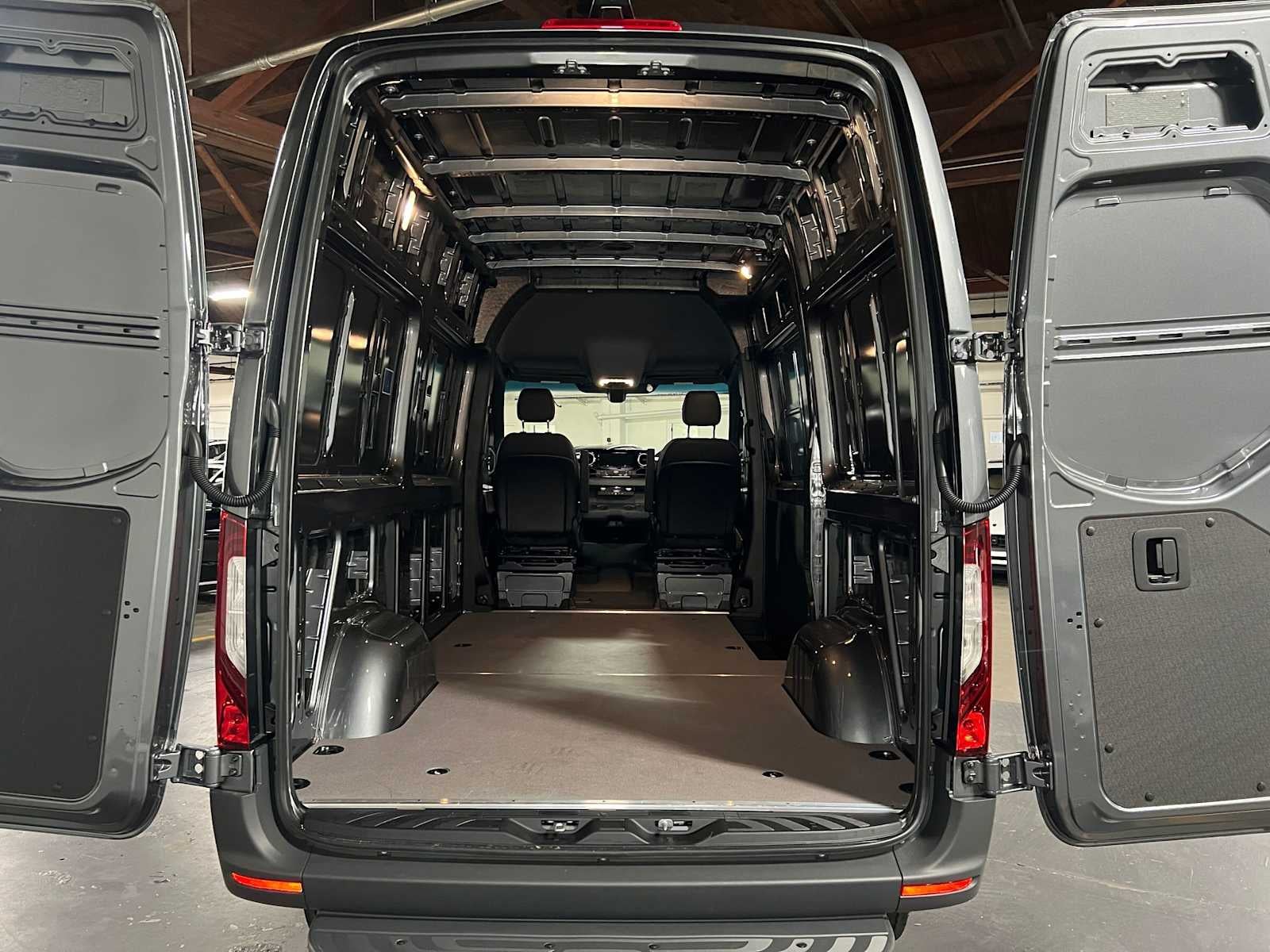 2026 Mercedes-Benz Sprinter 2500 Standard Roof I4 Diesel HO 144 AWD