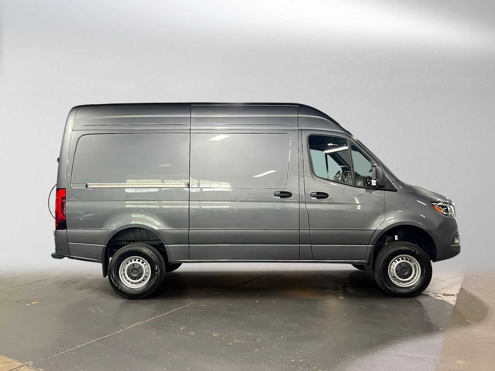 2026 Mercedes-Benz Sprinter 2500 Standard Roof I4 Diesel HO 144 AWD