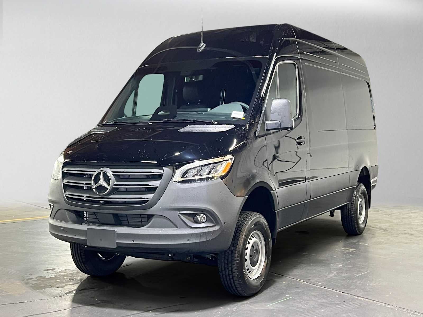 2026 Mercedes-Benz Sprinter Cargo 2500 Standard Roof I4 Diesel HO 144 AWD