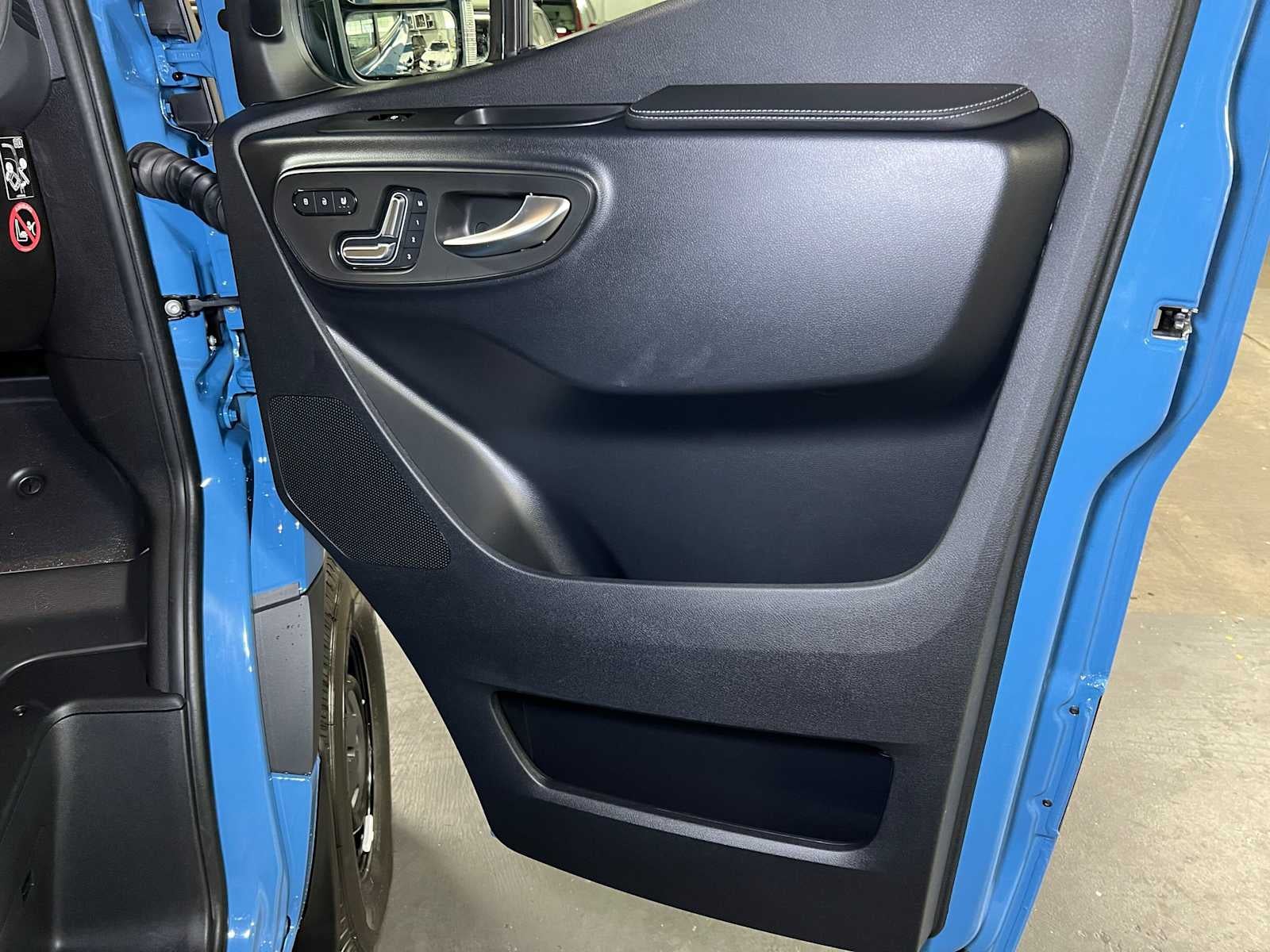 2027 Mercedes-Benz Sprinter Cargo 2500 Standard Roof I4 Diesel HO 144 AWD