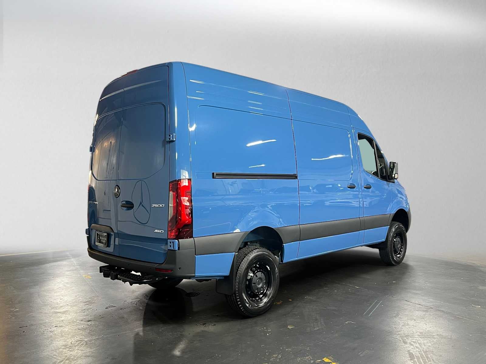 2027 Mercedes-Benz Sprinter Cargo 2500 Standard Roof I4 Diesel HO 144 AWD