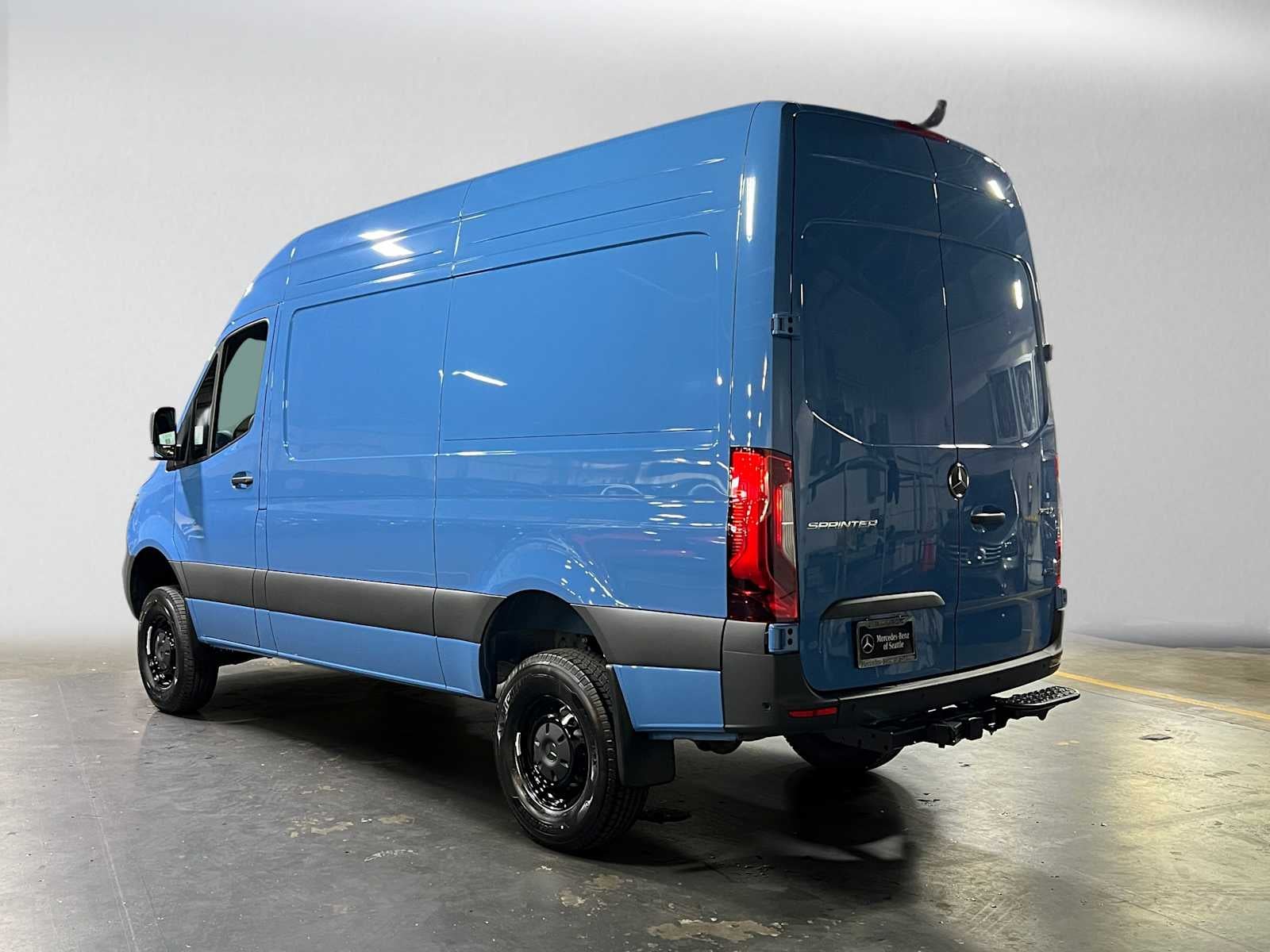 2027 Mercedes-Benz Sprinter Cargo 2500 Standard Roof I4 Diesel HO 144 AWD