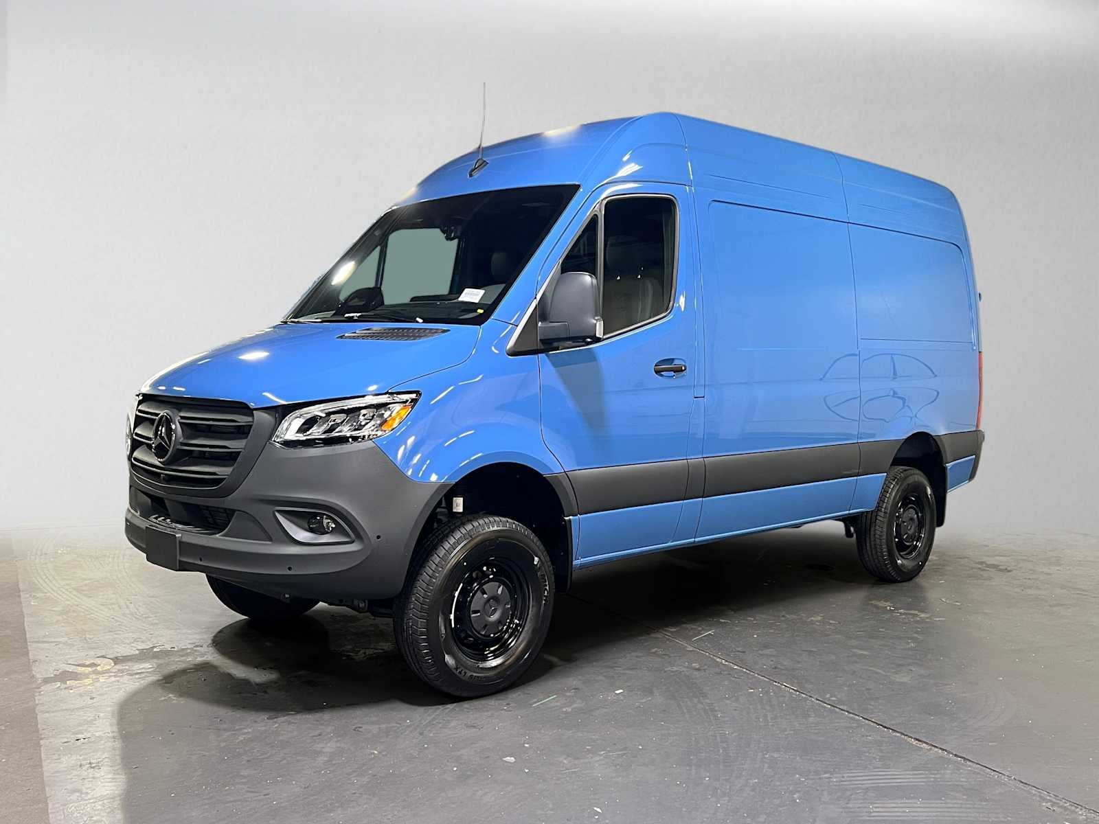 2027 Mercedes-Benz Sprinter Cargo 2500 Standard Roof I4 Diesel HO 144 AWD
