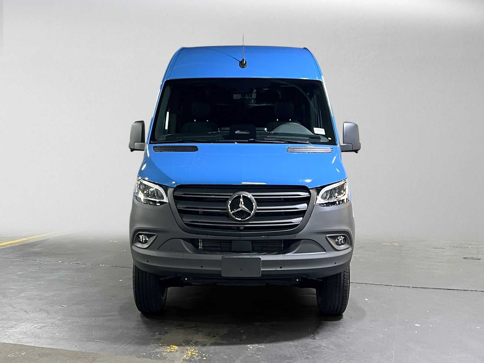 2027 Mercedes-Benz Sprinter Cargo 2500 Standard Roof I4 Diesel HO 144 AWD