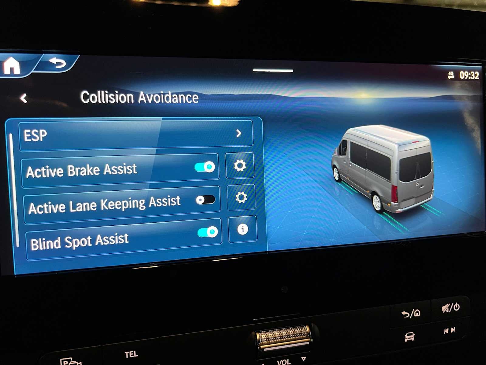 2026 Mercedes-Benz Sprinter 2500 Standard Roof I4 Diesel HO 144" AWD