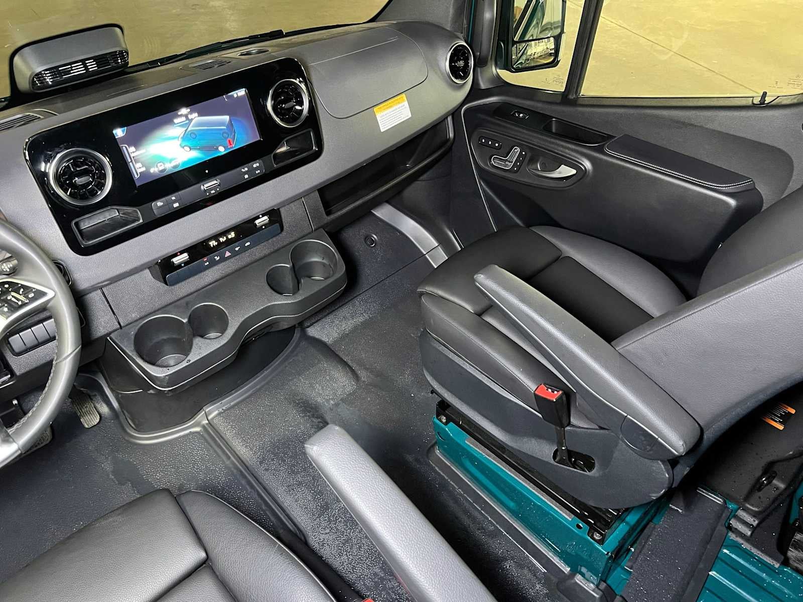 2026 Mercedes-Benz Sprinter 2500 Standard Roof I4 Diesel HO 144 AWD
