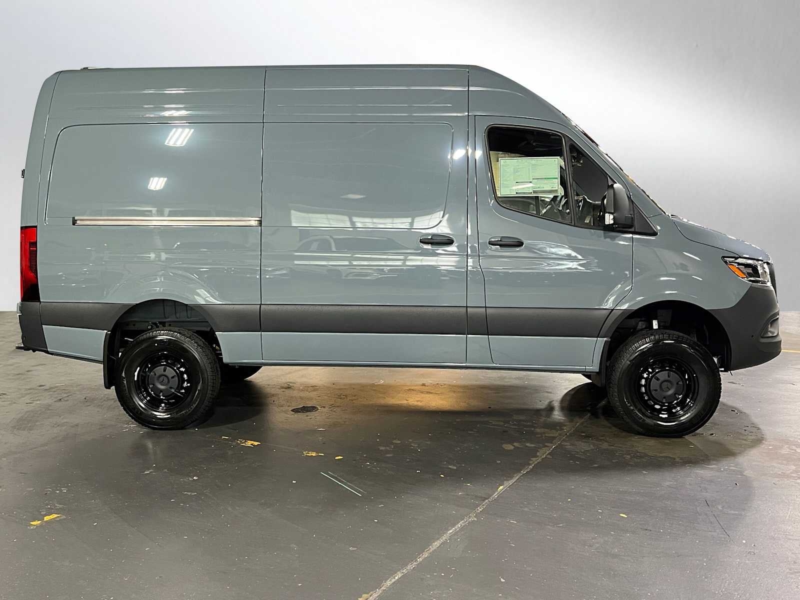 2026 Mercedes-Benz Sprinter 2500 Standard Roof I4 Diesel HO 144 AWD