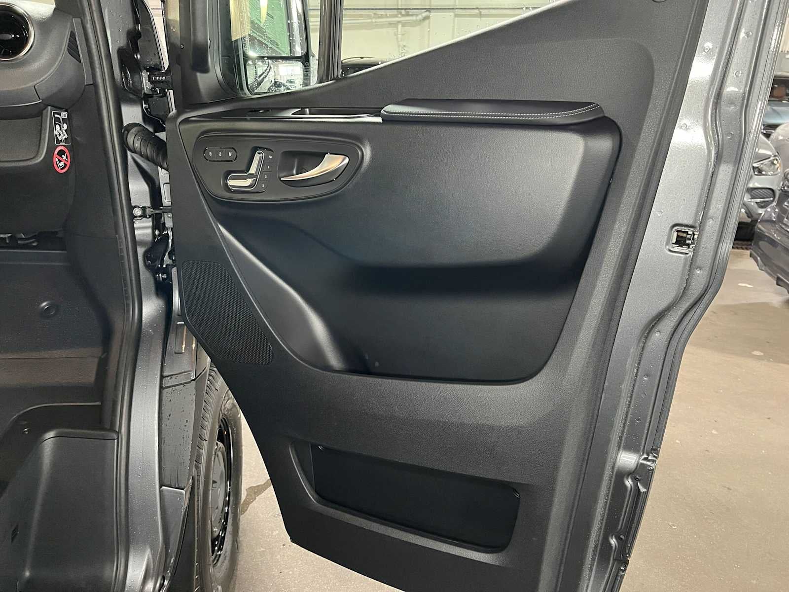 2026 Mercedes-Benz Sprinter 2500 Standard Roof I4 Diesel HO 144 AWD