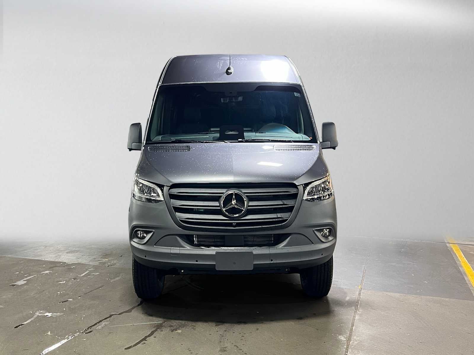 2026 Mercedes-Benz Sprinter 2500 Standard Roof I4 Diesel HO 144 AWD
