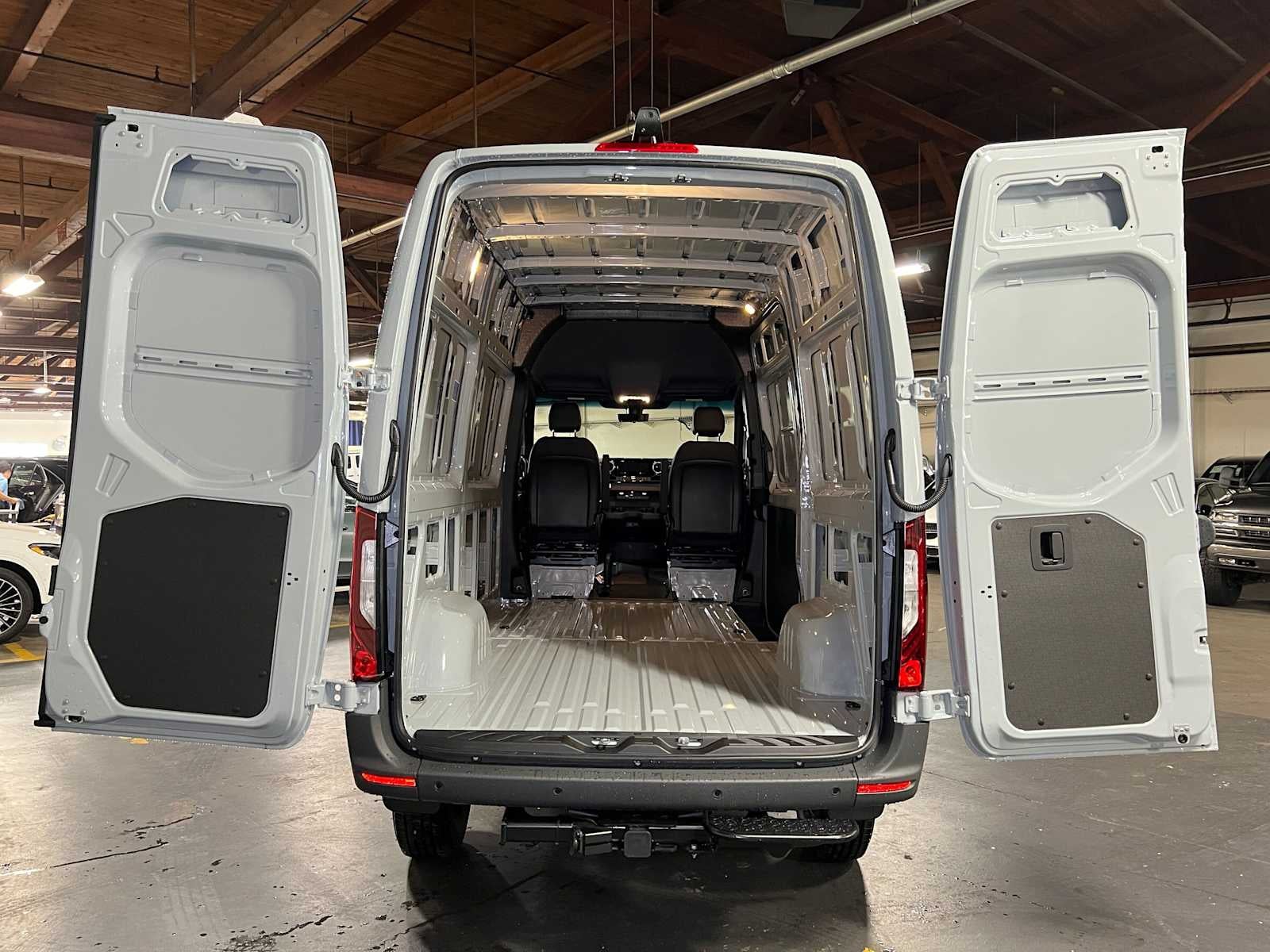 2026 Mercedes-Benz Sprinter Cargo 2500 Standard Roof I4 Diesel HO 144 AWD