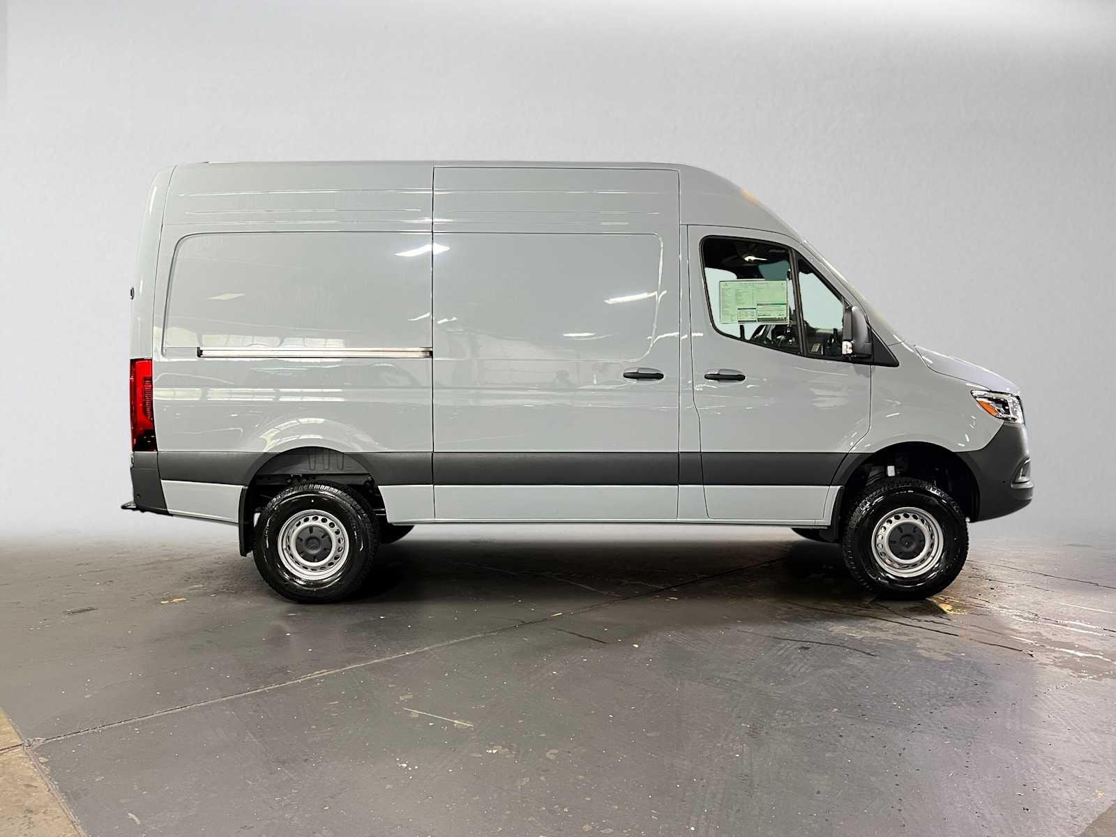 2026 Mercedes-Benz Sprinter Cargo 2500 Standard Roof I4 Diesel HO 144 AWD
