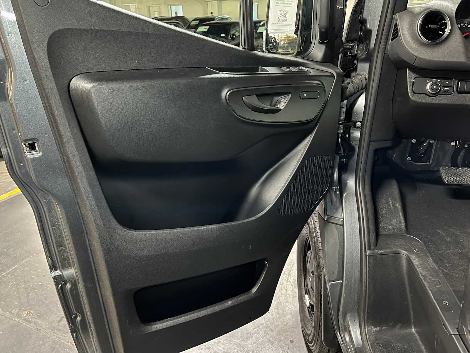 2025 Mercedes-Benz Sprinter Cargo Van 2500 Standard Roof I4 Diesel HO 144 AWD