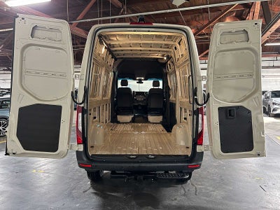 2026 Mercedes-Benz Sprinter 2500 Standard Roof I4 Diesel HO 144" AWD