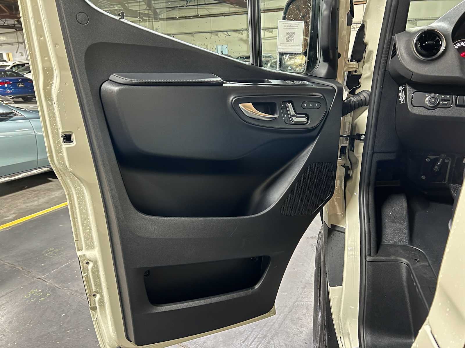 2026 Mercedes-Benz Sprinter 2500 Standard Roof I4 Diesel HO 144" AWD