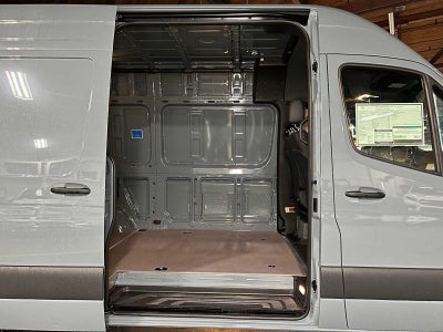 2026 Mercedes-Benz Sprinter 2500 Standard Roof I4 Diesel HO 144 AWD