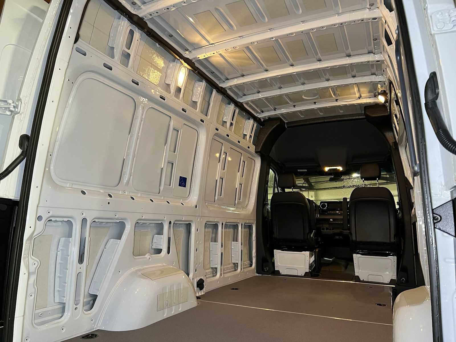 2025 Mercedes-Benz Sprinter Cargo 2500 Standard Roof I4 Diesel HO 144 AWD