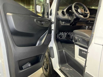 2025 Mercedes-Benz Sprinter Cargo 2500 Standard Roof I4 Diesel HO 144 AWD