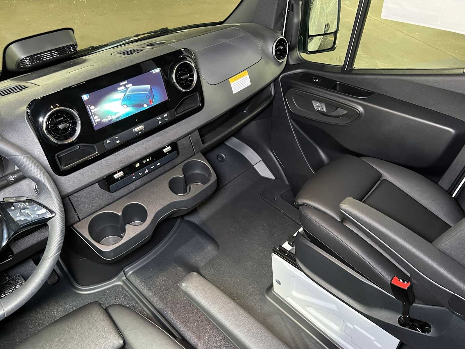 2025 Mercedes-Benz Sprinter Cargo 2500 Standard Roof I4 Diesel HO 144 AWD