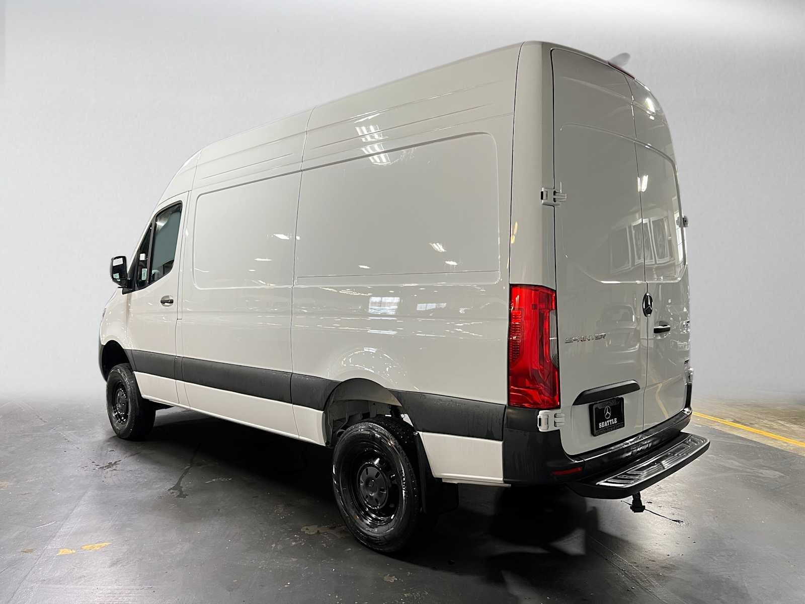 2025 Mercedes-Benz Sprinter Cargo 2500 Standard Roof I4 Diesel HO 144 AWD