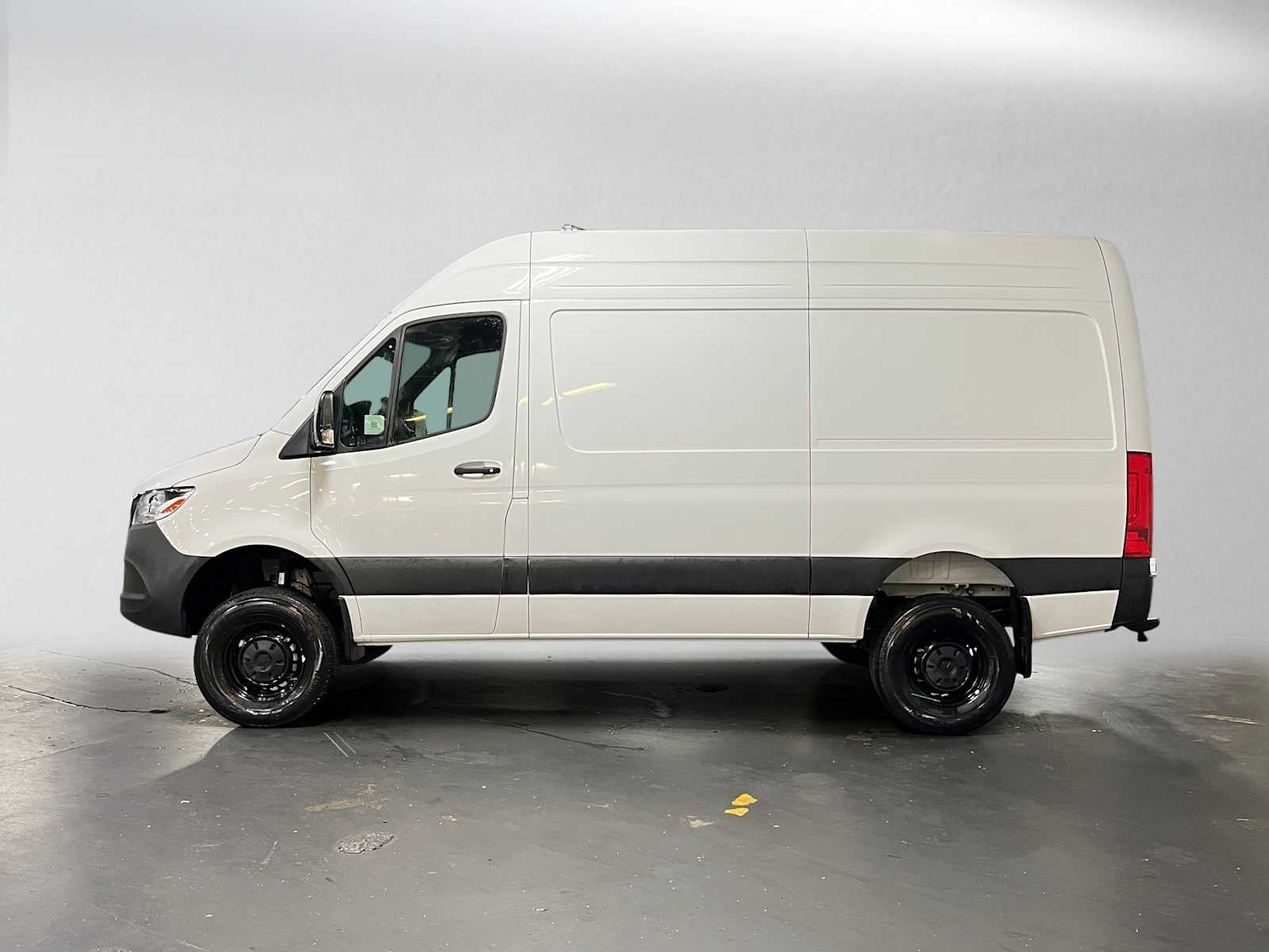 2025 Mercedes-Benz Sprinter Cargo 2500 Standard Roof I4 Diesel HO 144 AWD