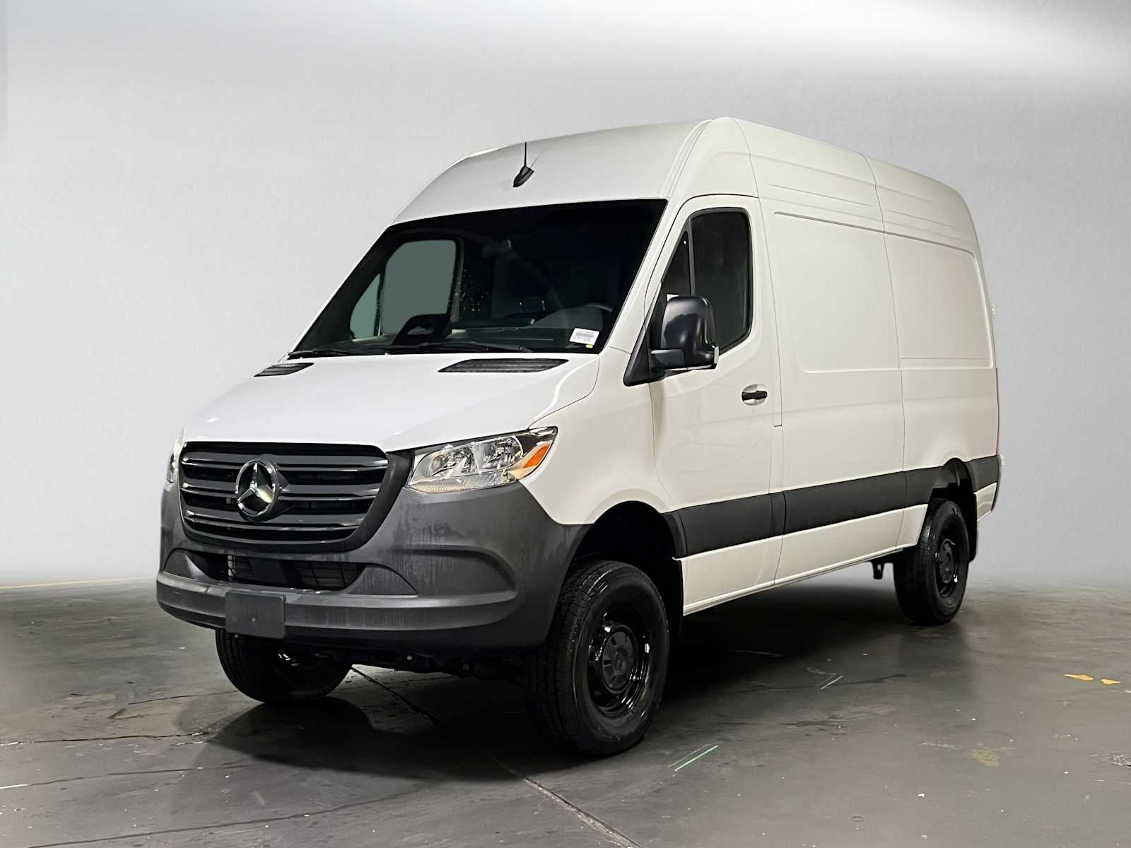 2025 Mercedes-Benz Sprinter Cargo 2500 Standard Roof I4 Diesel HO 144 AWD