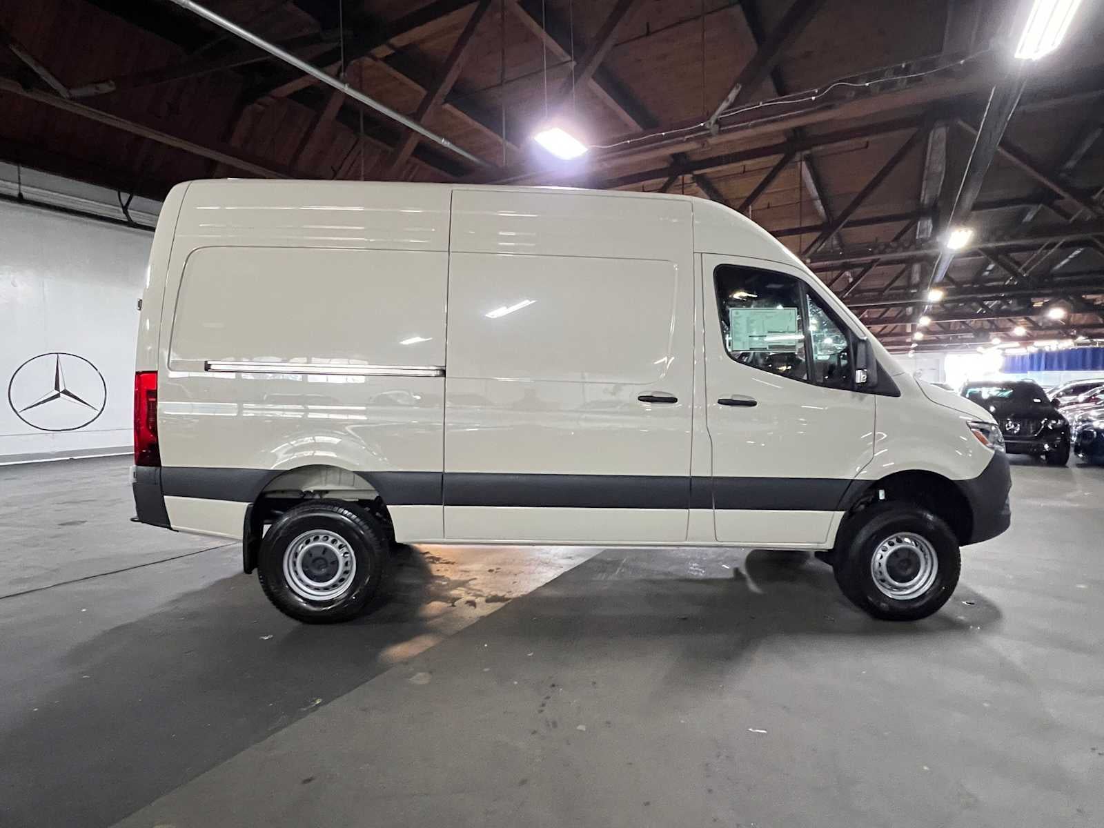 2027 Mercedes-Benz Sprinter Cargo 2500 Standard Roof I4 Diesel HO 144 AWD