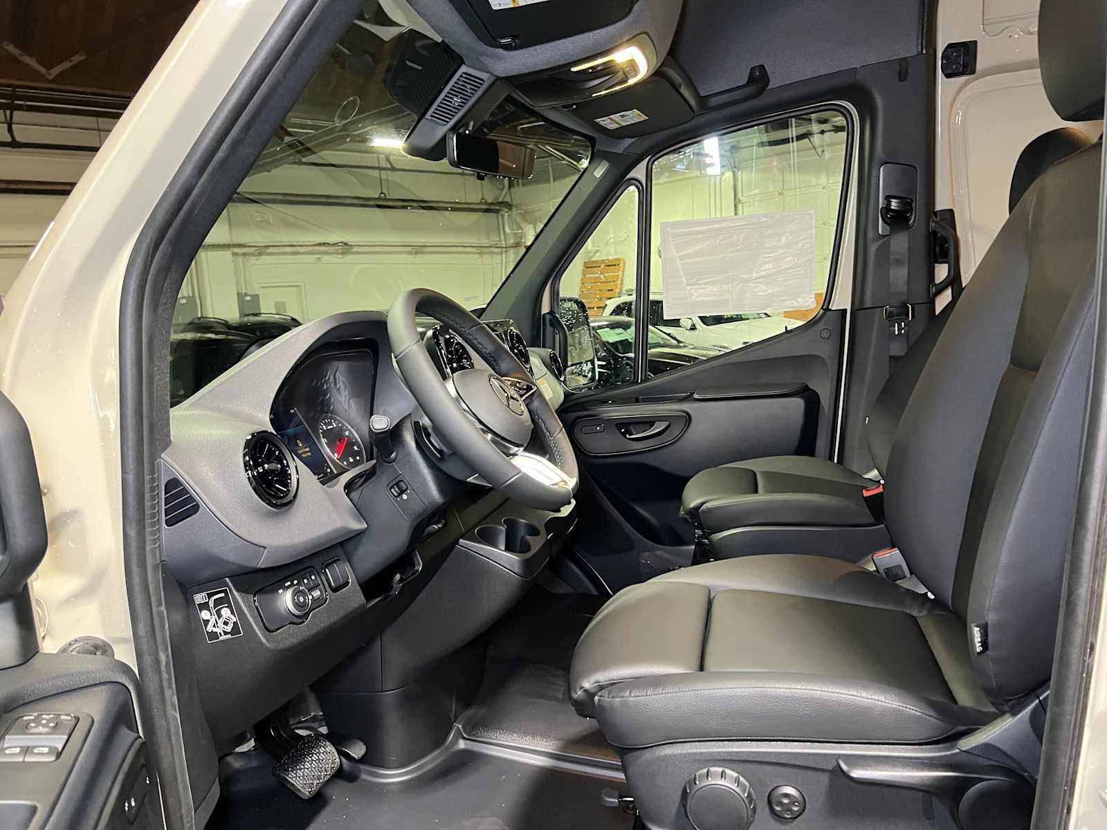 2027 Mercedes-Benz Sprinter Cargo 2500 Standard Roof I4 Diesel HO 144 AWD