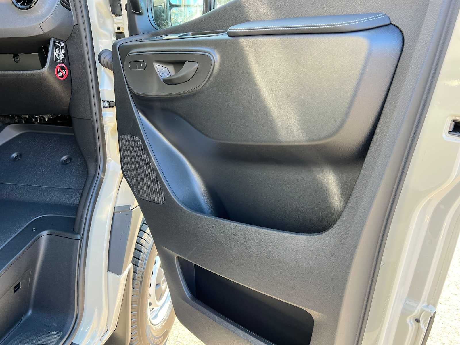2027 Mercedes-Benz Sprinter Cargo 2500 Standard Roof I4 Diesel HO 144 AWD
