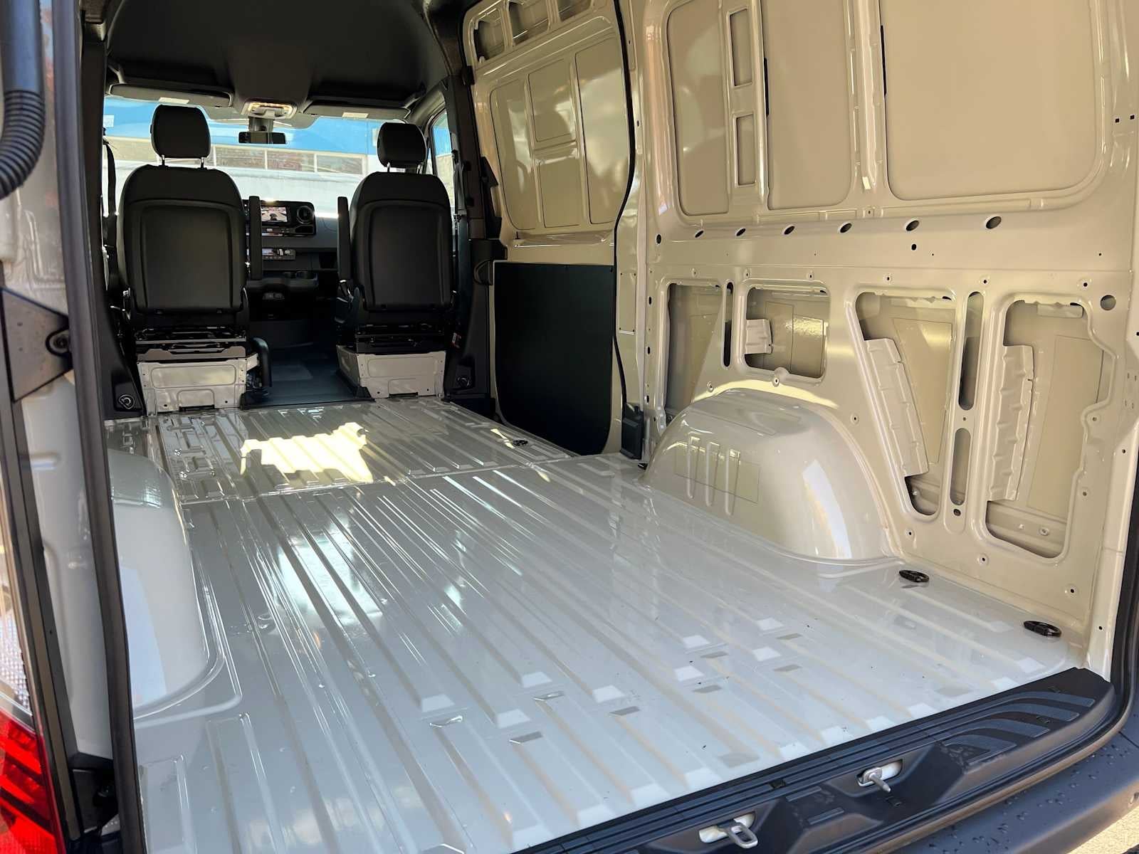 2027 Mercedes-Benz Sprinter Cargo 2500 Standard Roof I4 Diesel HO 144 AWD