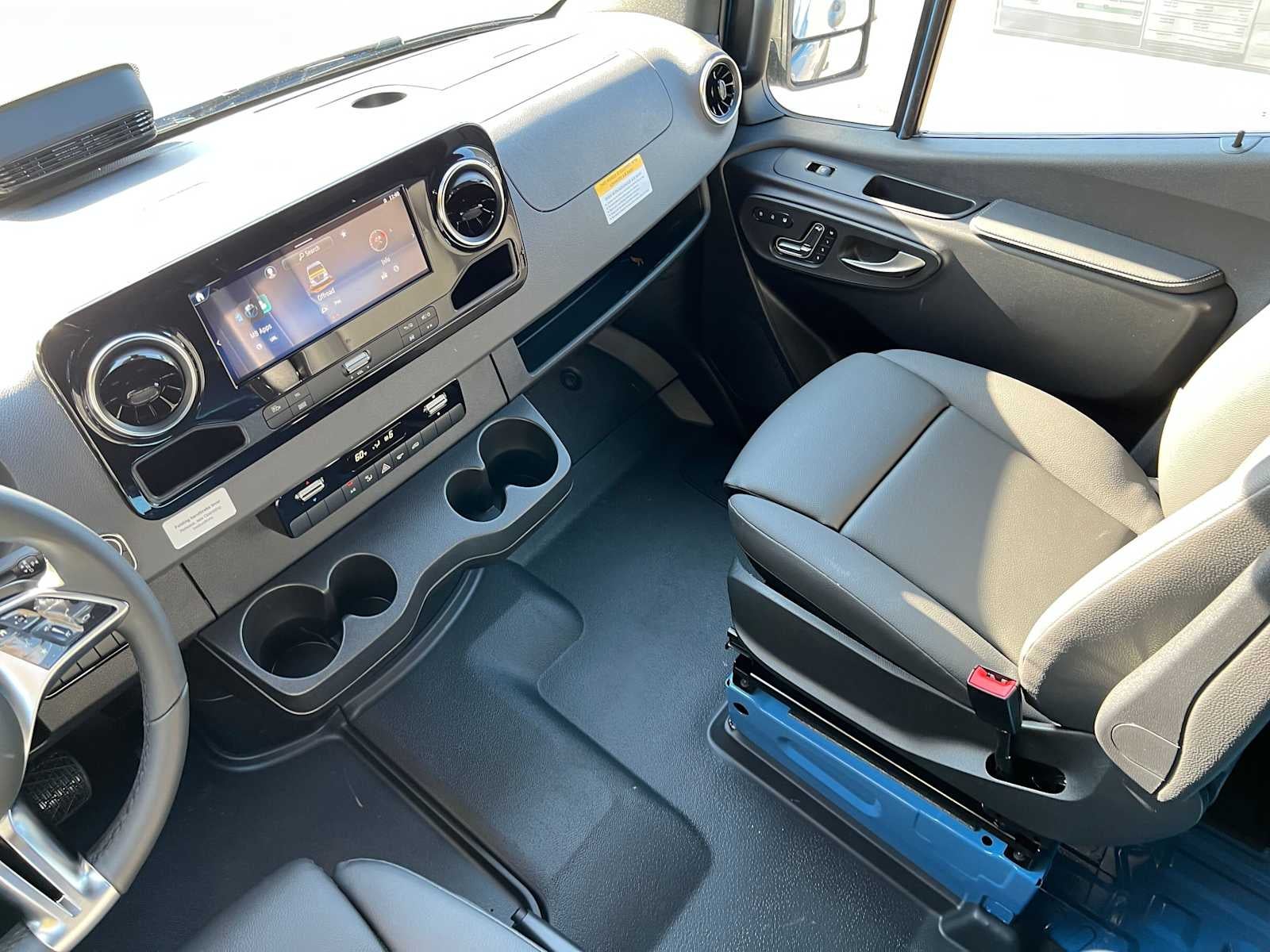 2027 Mercedes-Benz Sprinter Cargo 2500 Standard Roof I4 Diesel HO 144 AWD
