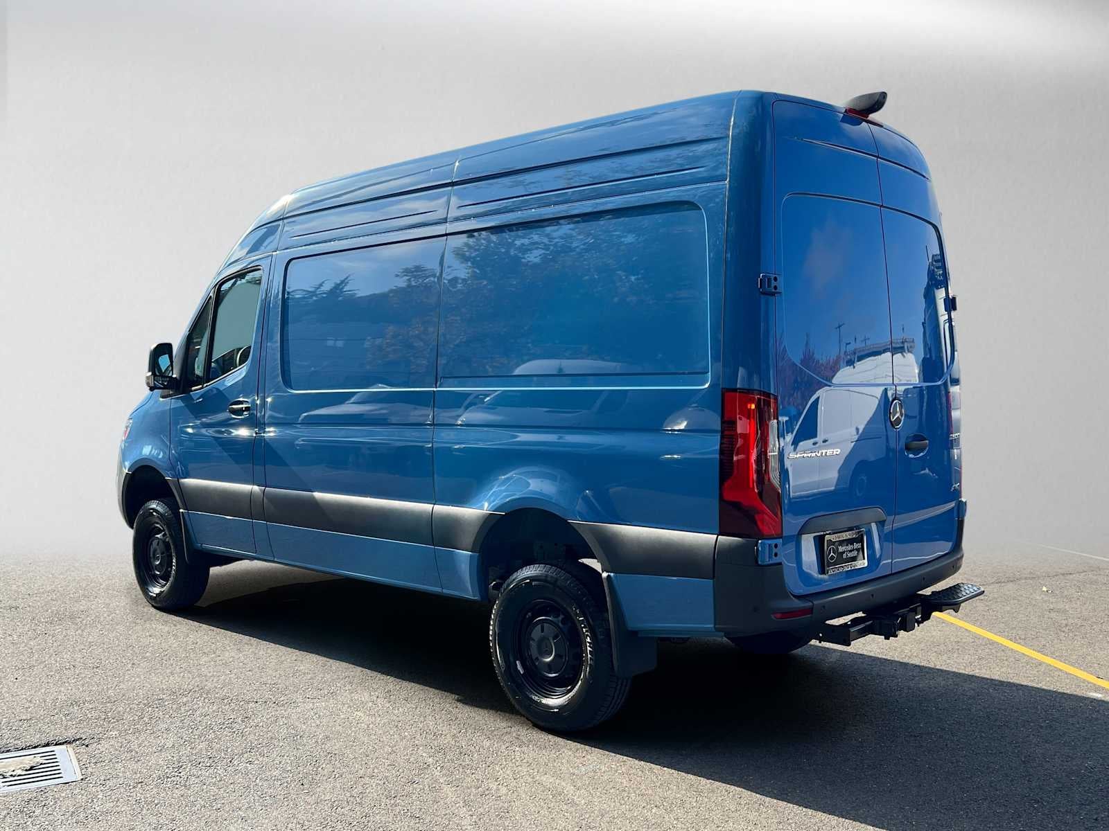 2027 Mercedes-Benz Sprinter Cargo 2500 Standard Roof I4 Diesel HO 144 AWD