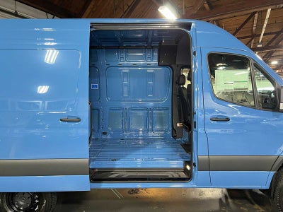 2027 Mercedes-Benz Sprinter Cargo 2500 Standard Roof I4 Diesel HO 144 AWD